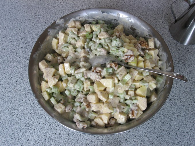 Waldorf-Salat, in rauhen Mengen.