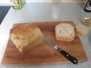 Das dünn aufgeschnittene Weißbrot 