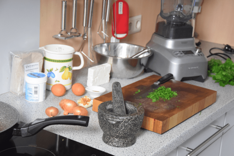 estragon-kuchlein-und-rote-bete-salat-mit-apfel-2