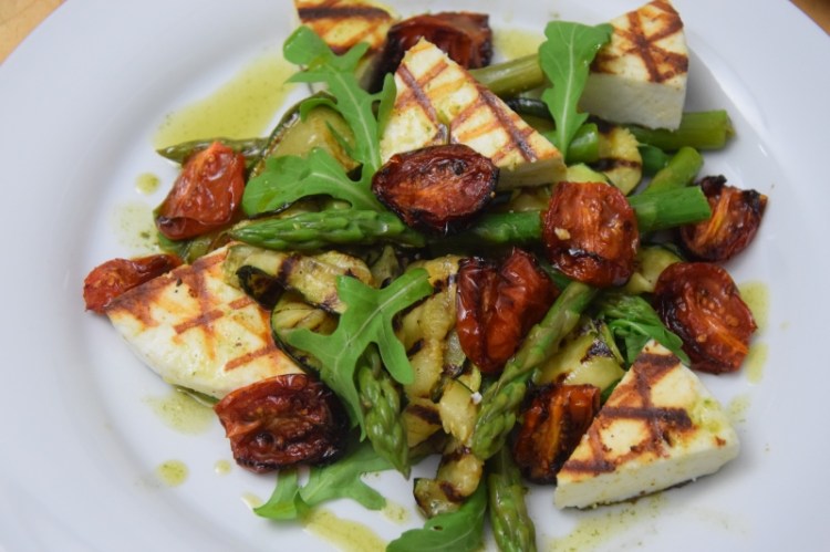 gegrillter-manouri-spargel-und-zucchini-8