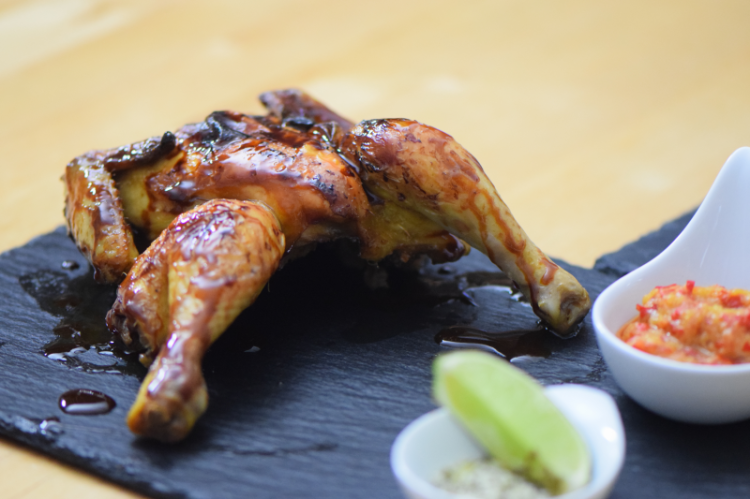 stubenkuken-mit-chilisauce-und-kaffirlimettensalz-17