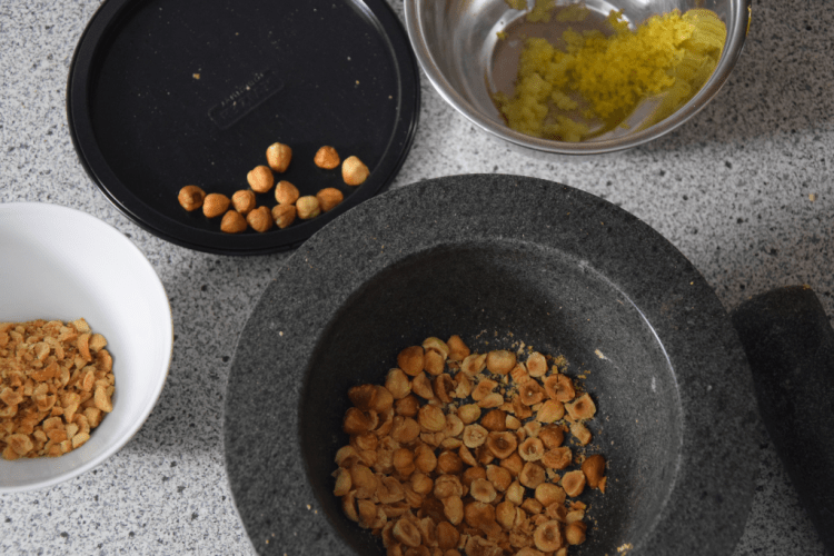 verkohlter-lachs-mit-weintrauben-salsa-1