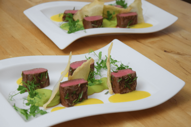 lamm-mit-senf-hollandaise-und-erbsenpurree-13