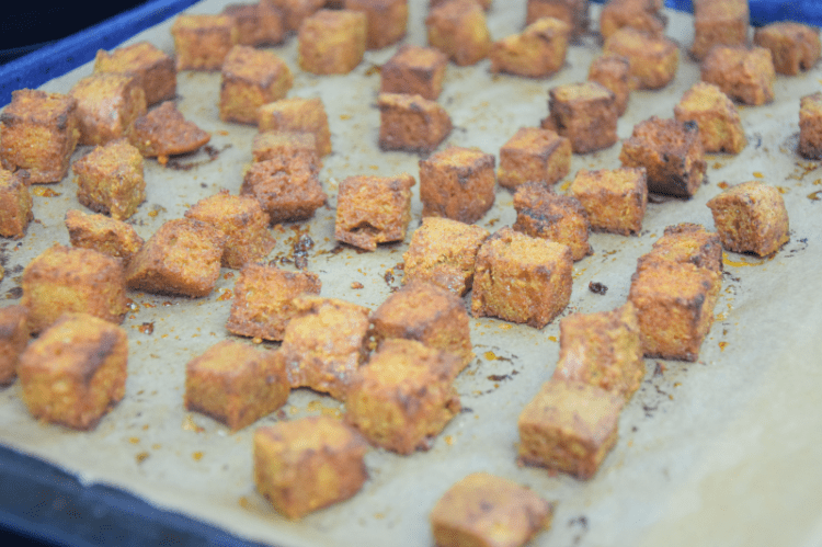 linsensalat-mit-marinierten-schalotten-und-berbere-croutons-3