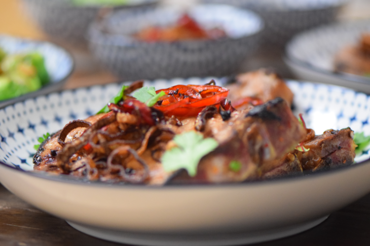 schweinskarree-mit-frittiertem-chili-und-rosenkohl-7