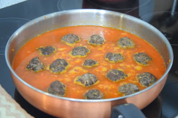 fleischballchen-in-geschmortem-freekeh-3