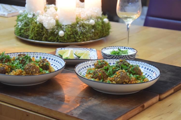 fleischballchen-in-geschmortem-freekeh-5