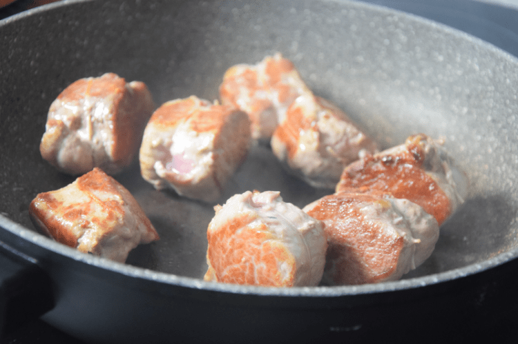 schwein-mit-chili-salsas-und-suskartoffel-chips-4