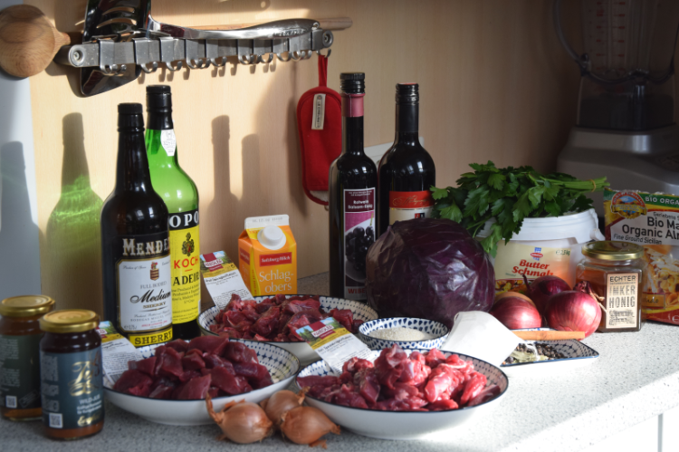 wildragout-mit-rotkrautknodel-1