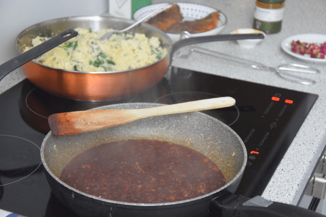 dorade-mit-blumenkohlreis-und-harissasauce-4