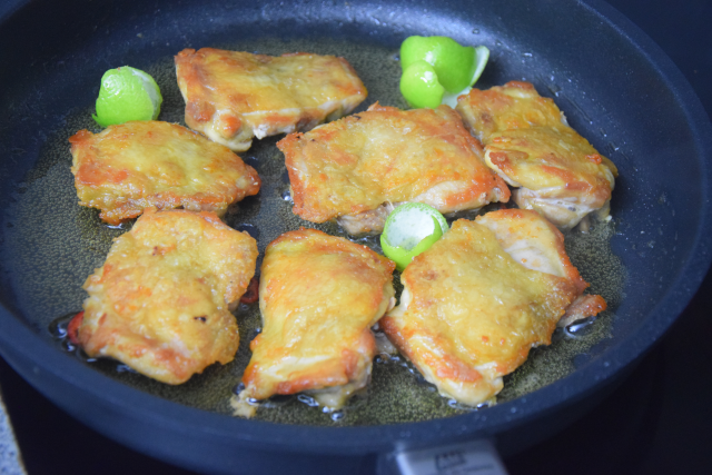gebratenes-hahnchen-mit-mango-spitzkohlsalat-4