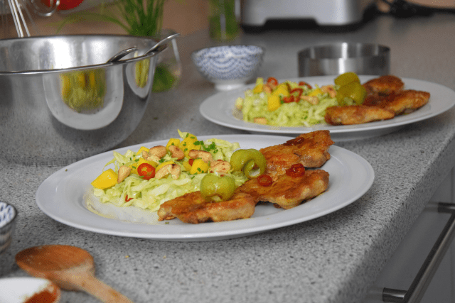 gebratenes-hahnchen-mit-mango-spitzkohlsalat-5