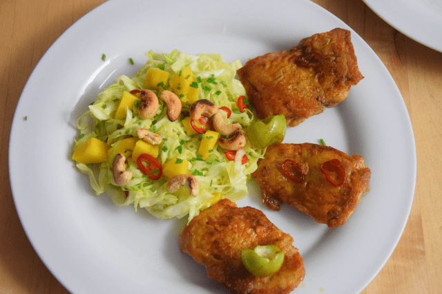 gebratenes-hahnchen-mit-mango-spitzkohlsalat-6