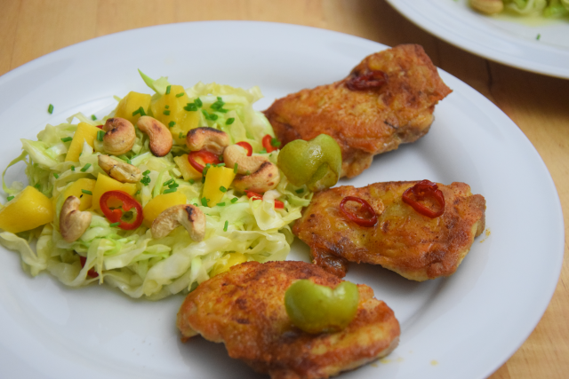 gebratenes-hahnchen-mit-mango-spitzkohlsalat-8