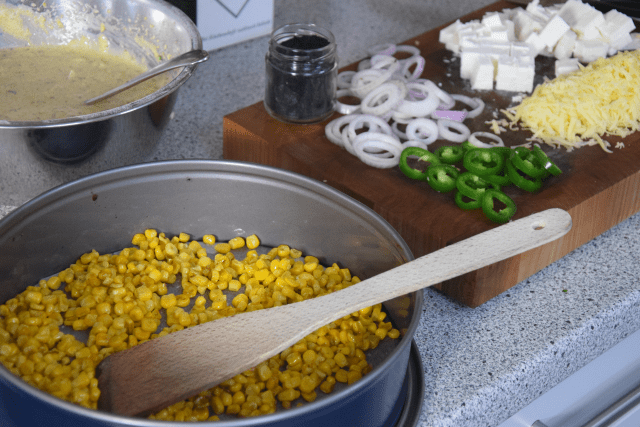 maisbrot-mit-bergkase-und-jalapeno-2