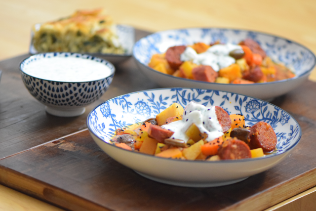 rubengulasch-mit-kolbasz-kasecreme-und-mangoldschnecke-18