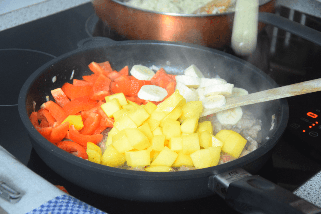 bananen-mango-rind-gurkensalat-3