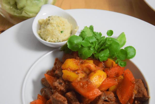 bananen-mango-rind-gurkensalat-5