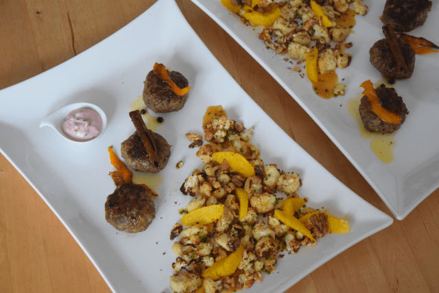 hirschfrikadellen-mit-preiselbeerschmand-und-blumenkohlsalat-5
