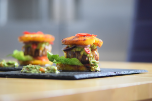 Ananas-Burger mit Avocadocreme – Küchenereignisse