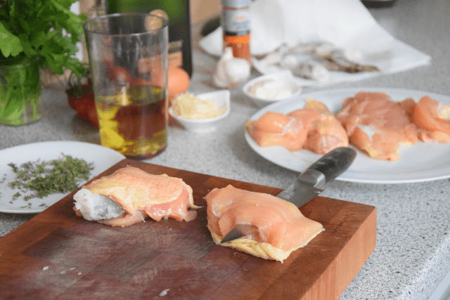 Garnelenhuhn mit Cocktailsauce im Salat (2).png