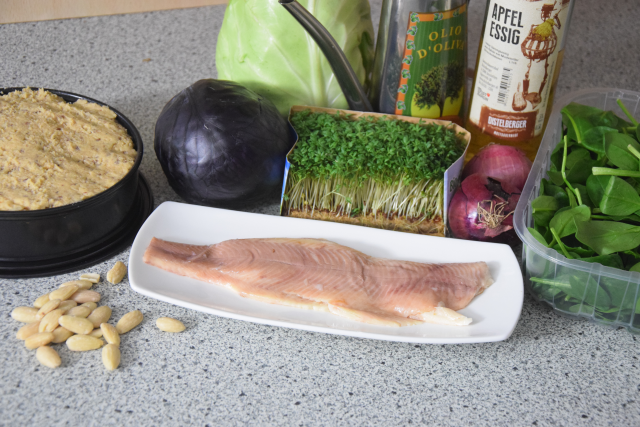 rotkrautsalat-mit-geraucherter-forelle-1