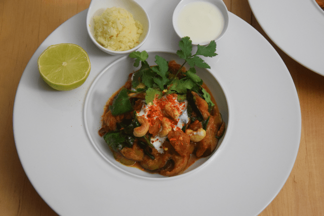 zucchini-melanzani-pfanne-mit-blumenkohlreis-und-cashew-nussen-4