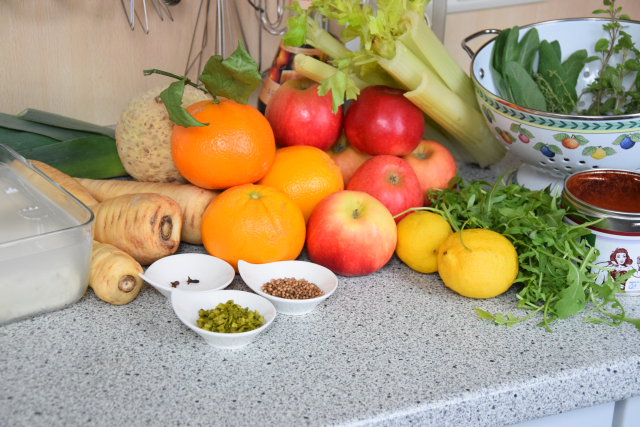 Apfel-Pastinaken-Salat mit Orange Lean (1)