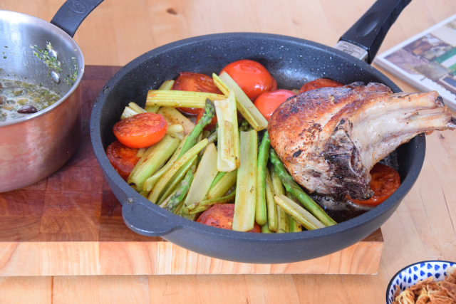 Kotelett mit Kapersauce und Gemüse der Saison (3)