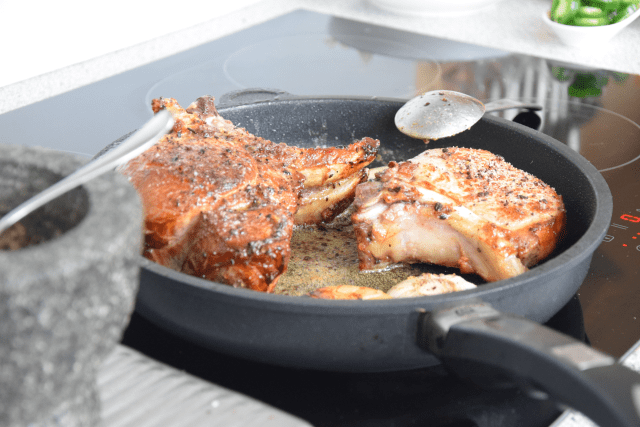 Schweinskotelett mit Süßkartoffel Frites (2)