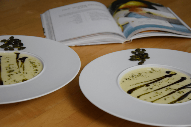 Sellerie-Birnen-Suppe mit Kürbiskernöl (3)