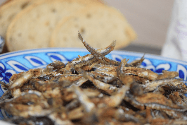 Frittierte Sardinen (6)