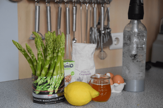 Grüner Spargel mit Sauce Mousseline (1)