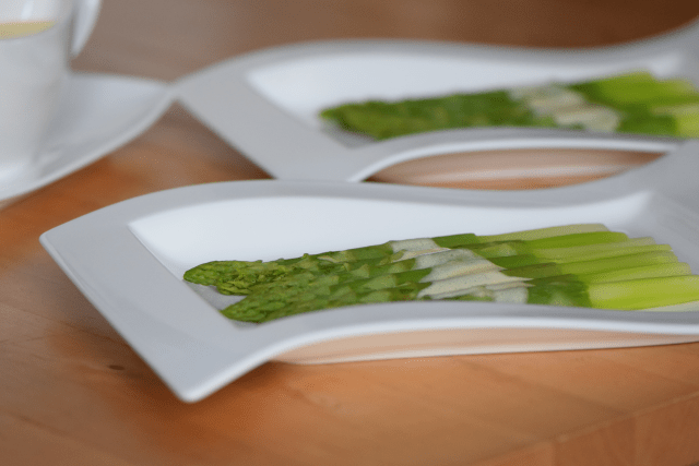 Grüner Spargel mit Sauce Mousseline (3)