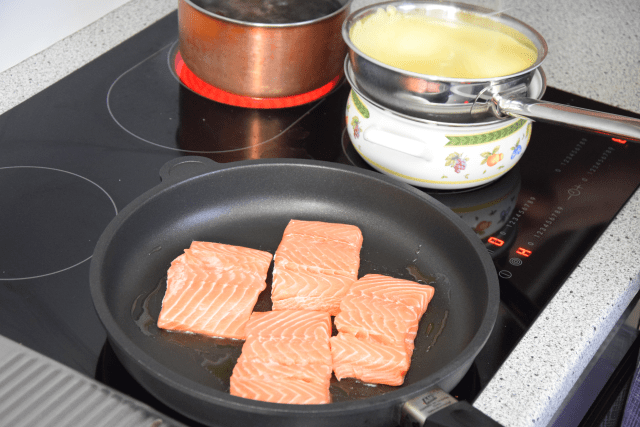 Lachs mit Sauce Béarnaise (4)