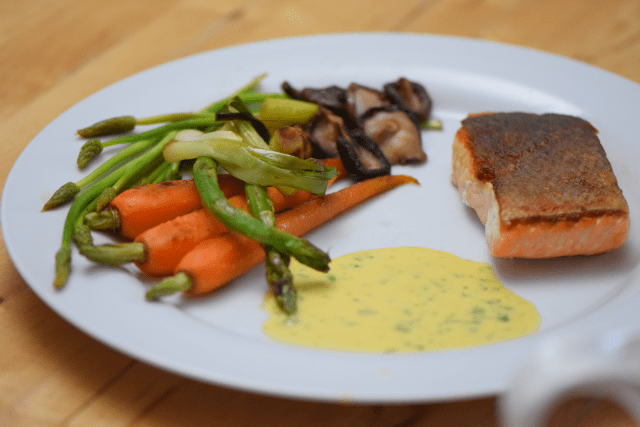 Lachs mit Sauce Béarnaise (8)