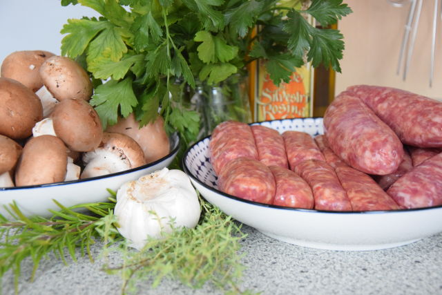 Bratwürste und Champignons (1)