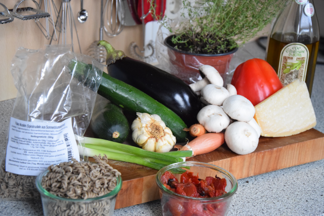 Paleospiralen mit Gemüsepfanne (1).png