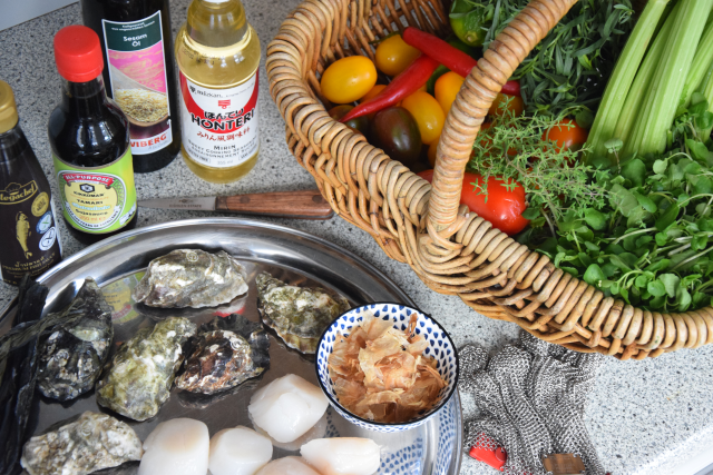 Salat mit Austern, Dashigelee und geröstete Tomaten (1)