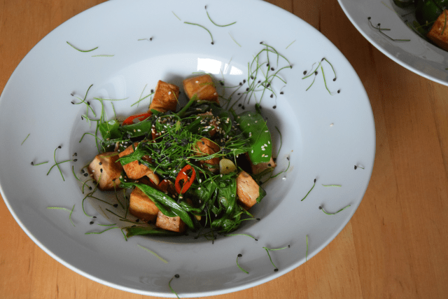 Wasserspinatsalat mit Tofu und Chili (4)