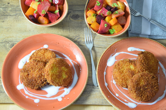Bierwurstschnitzel mit Rübensalat (3)