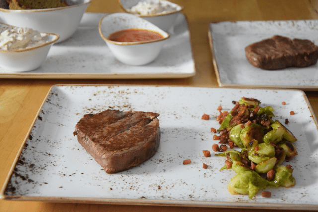 Steak mit geschmolzenen Zwiebeln (4)