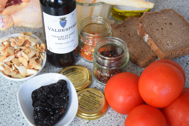 Gegrilltes Hähnchen mit Romesco-Sauce und Spargel (1)