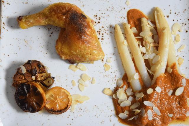 Gegrilltes Hähnchen mit Romesco-Sauce und Spargel (6)