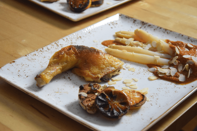 Gegrilltes Hähnchen mit Romesco-Sauce und Spargel (7)