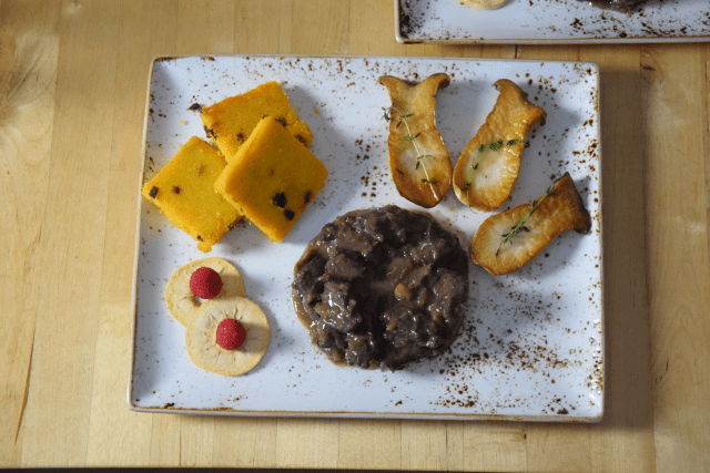 Rehragout mit gebratener Steinpilz-Polenta (5)