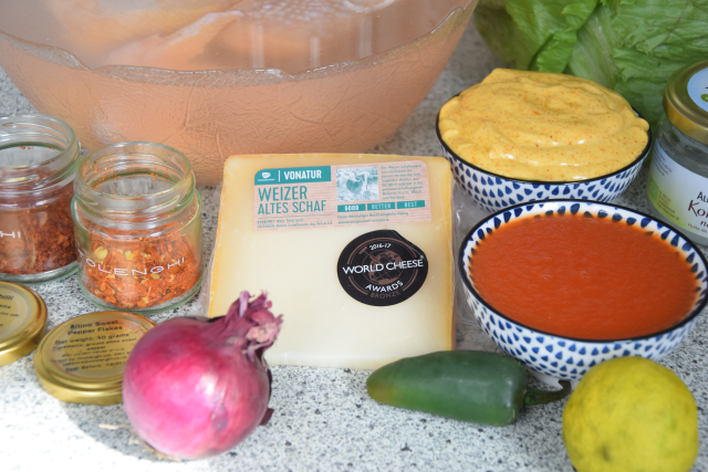 Salty Chicken with Cheese-Cracker (1)