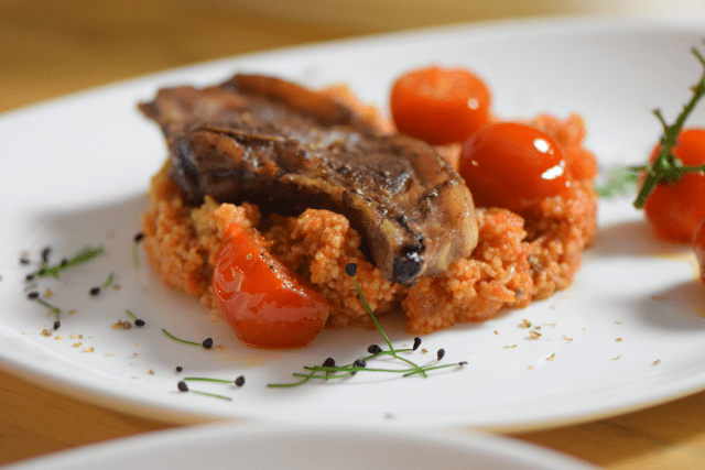 Lammkoteletts mit Sumach und Tomaten-Couscous (3)