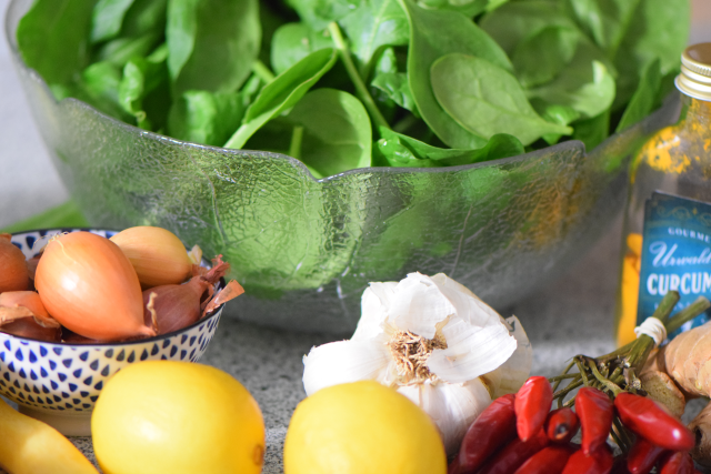 Spinat-Kokossuppe mit Paradieskorn-Chutney (1)