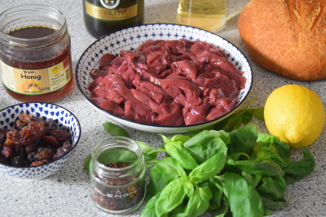 Leber mit Rosinen und Honig (1).png